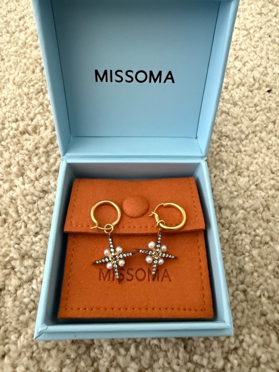 Missoma Jewelry - Genuine Missoma x Harris Reed 18K Gold Plated North Star Pearl Hoop Earrings